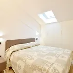 2 Bedroom Amazing In Διαμέρισμα Moneglia